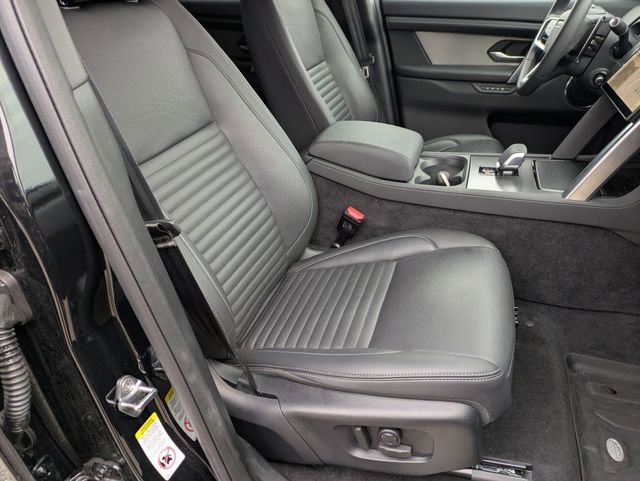 Certified 2025 Land Rover Discovery Sport Dynamic SE image 18