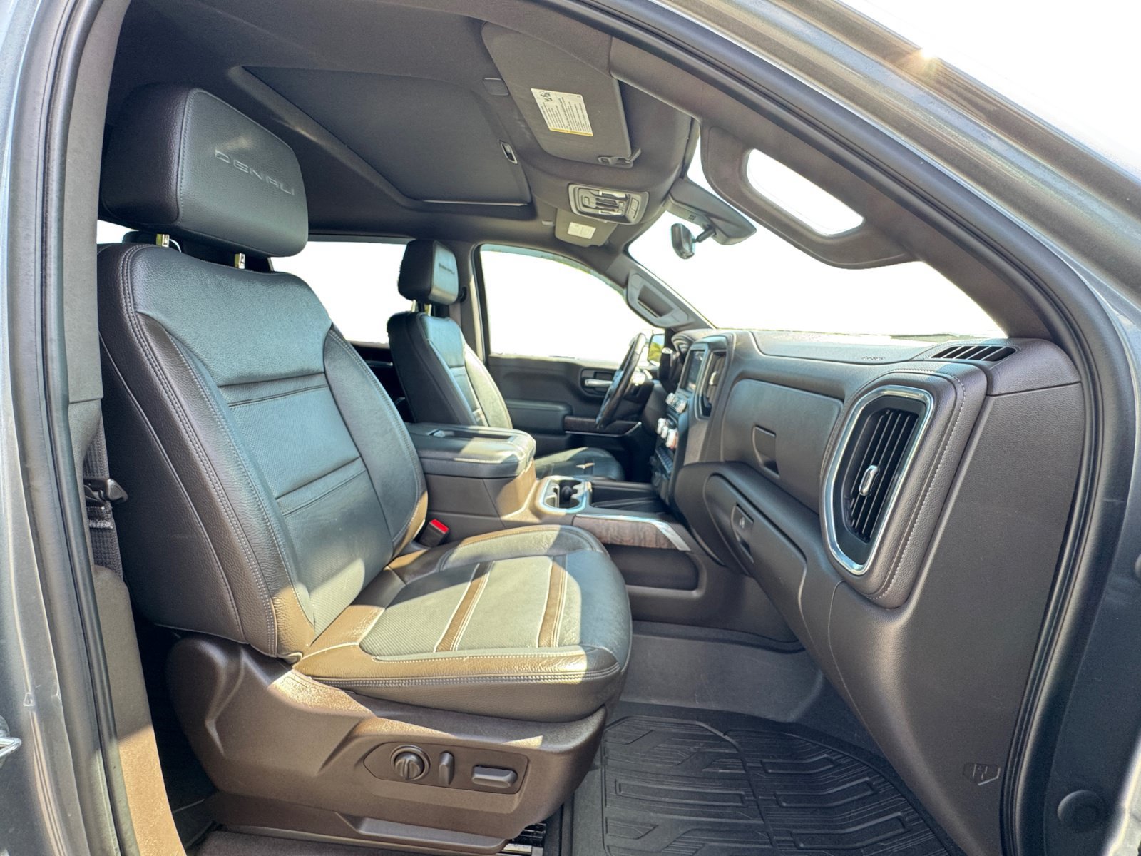 Used 2020 GMC Sierra 1500 Denali w/ Denali Ultimate Package AWD/4WD image 7