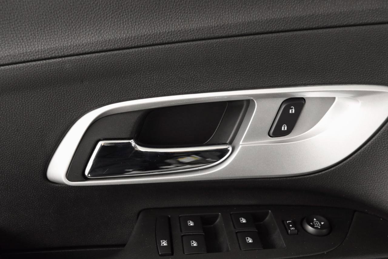 Used 2017 Chevrolet Equinox LT w/ Convenience Package FWD image 34