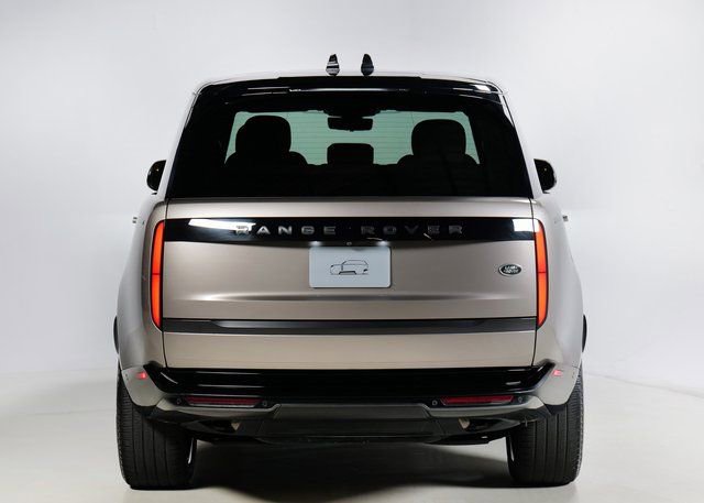 Used 2023 Land Rover Range Rover SE image 7