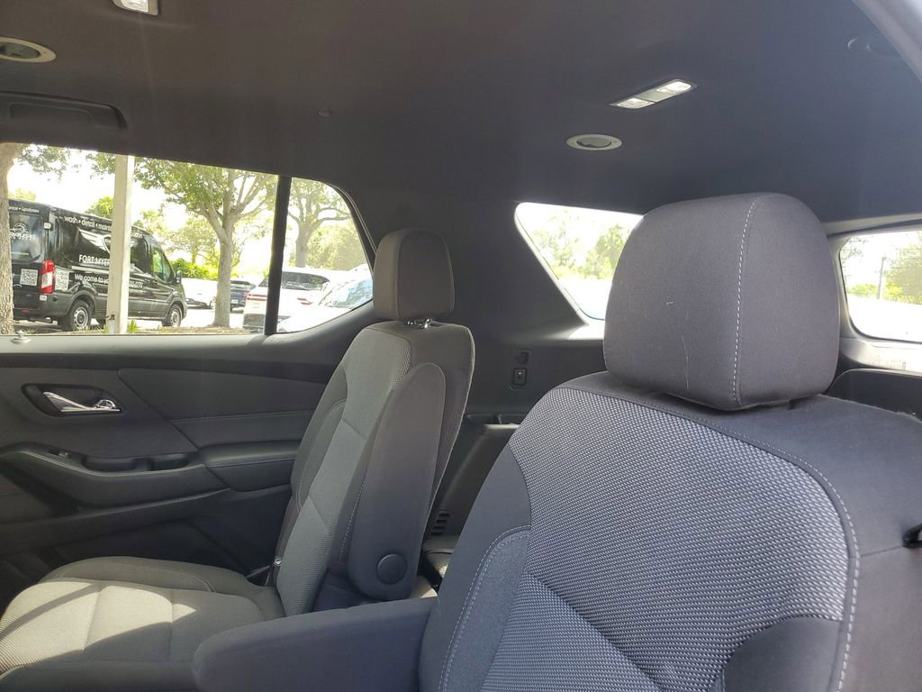 Used 2023 Chevrolet Traverse LT image 17