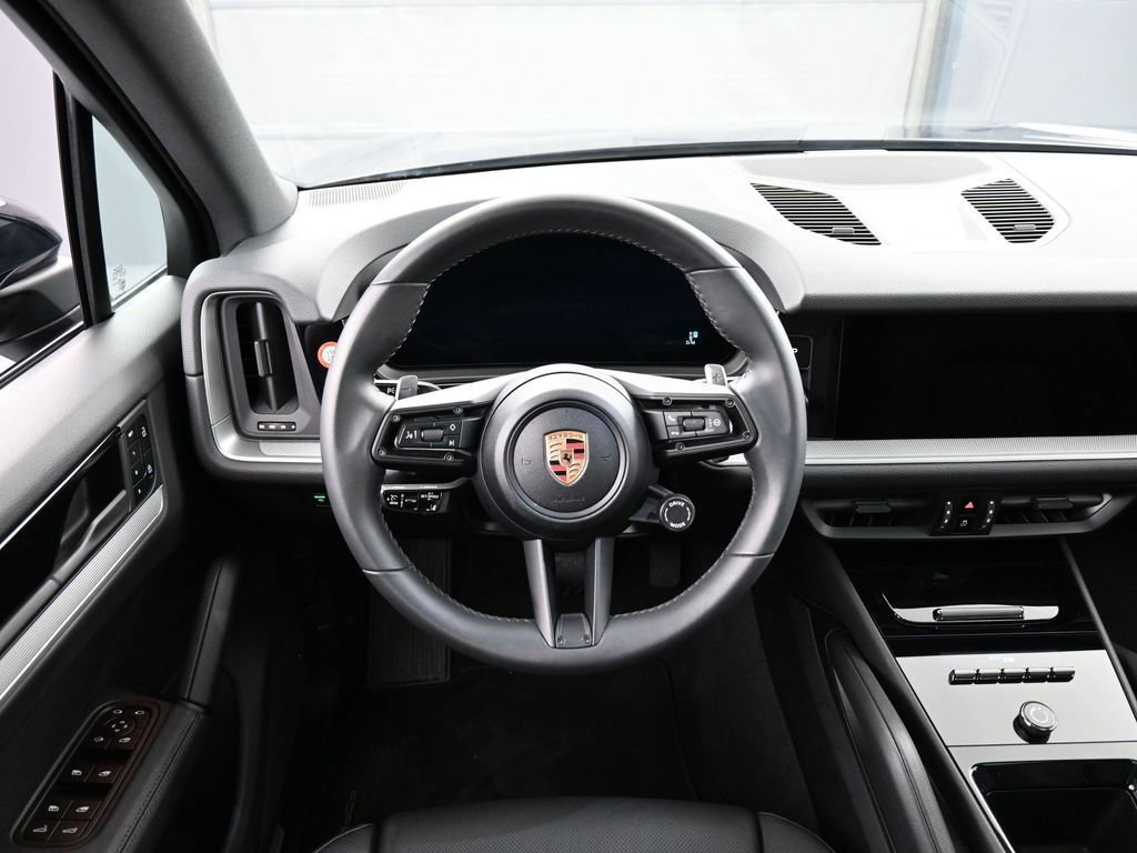 Certified 2025 Porsche Cayenne image 17