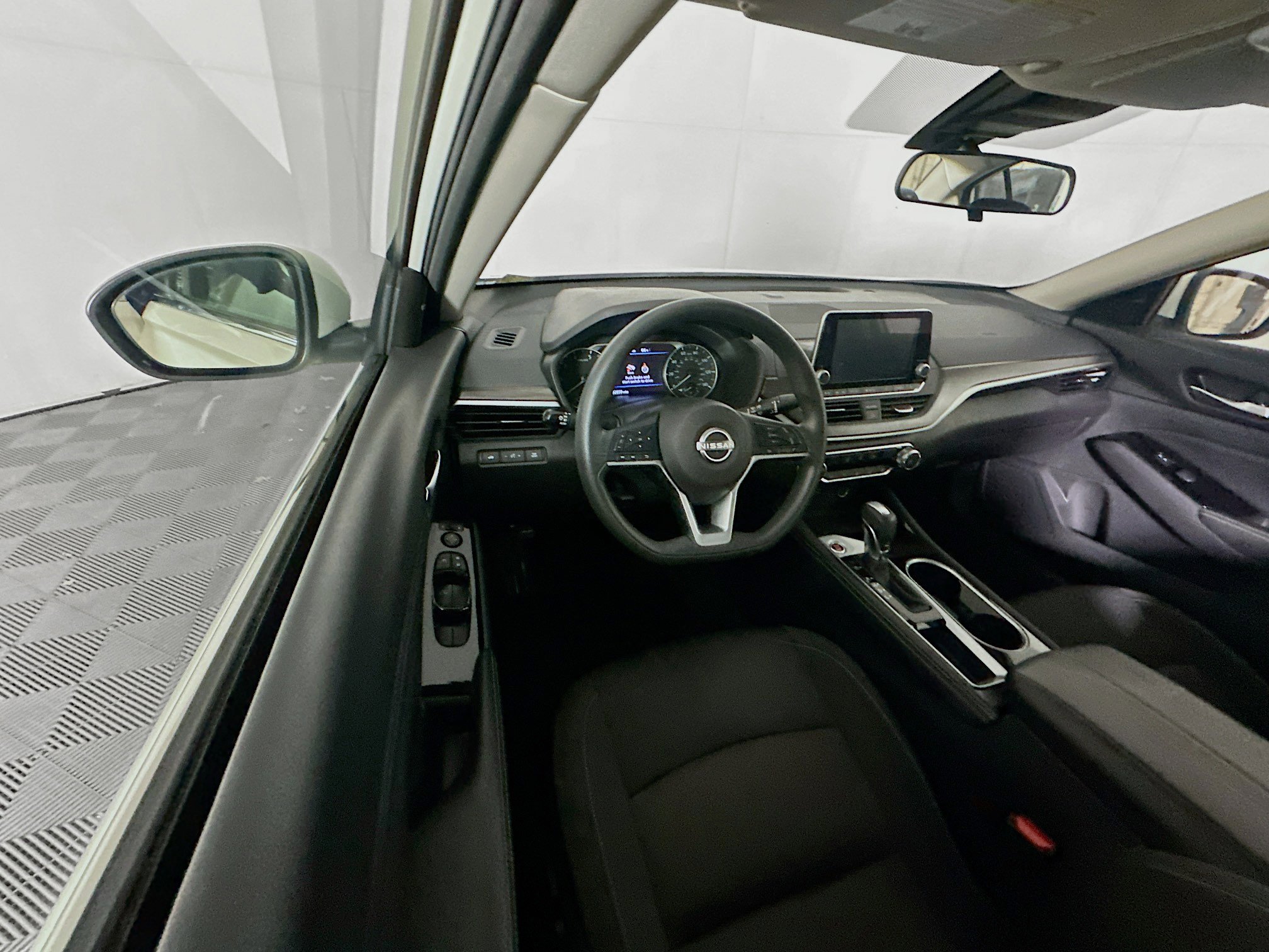 Used 2023 Nissan Altima 2.5 SV image 18