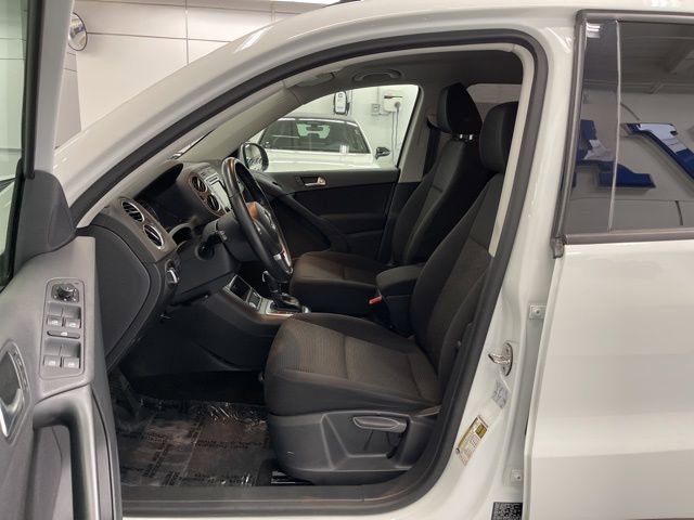 Used 2018 Volkswagen Tiguan Limited w/ Premium Package image 7