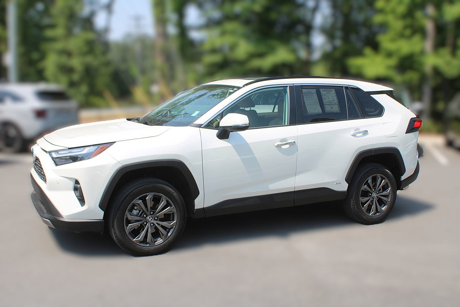 Used 2022 Toyota RAV4 Limited AWD/4WD image 4