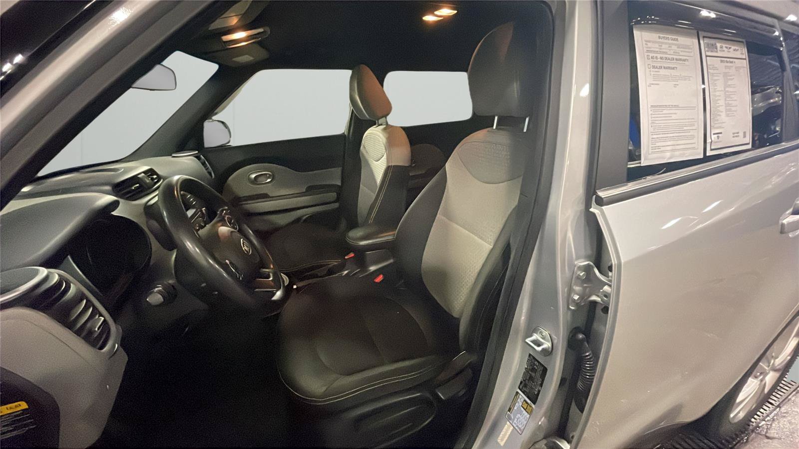 Used 2015 Kia Soul + FWD image 10