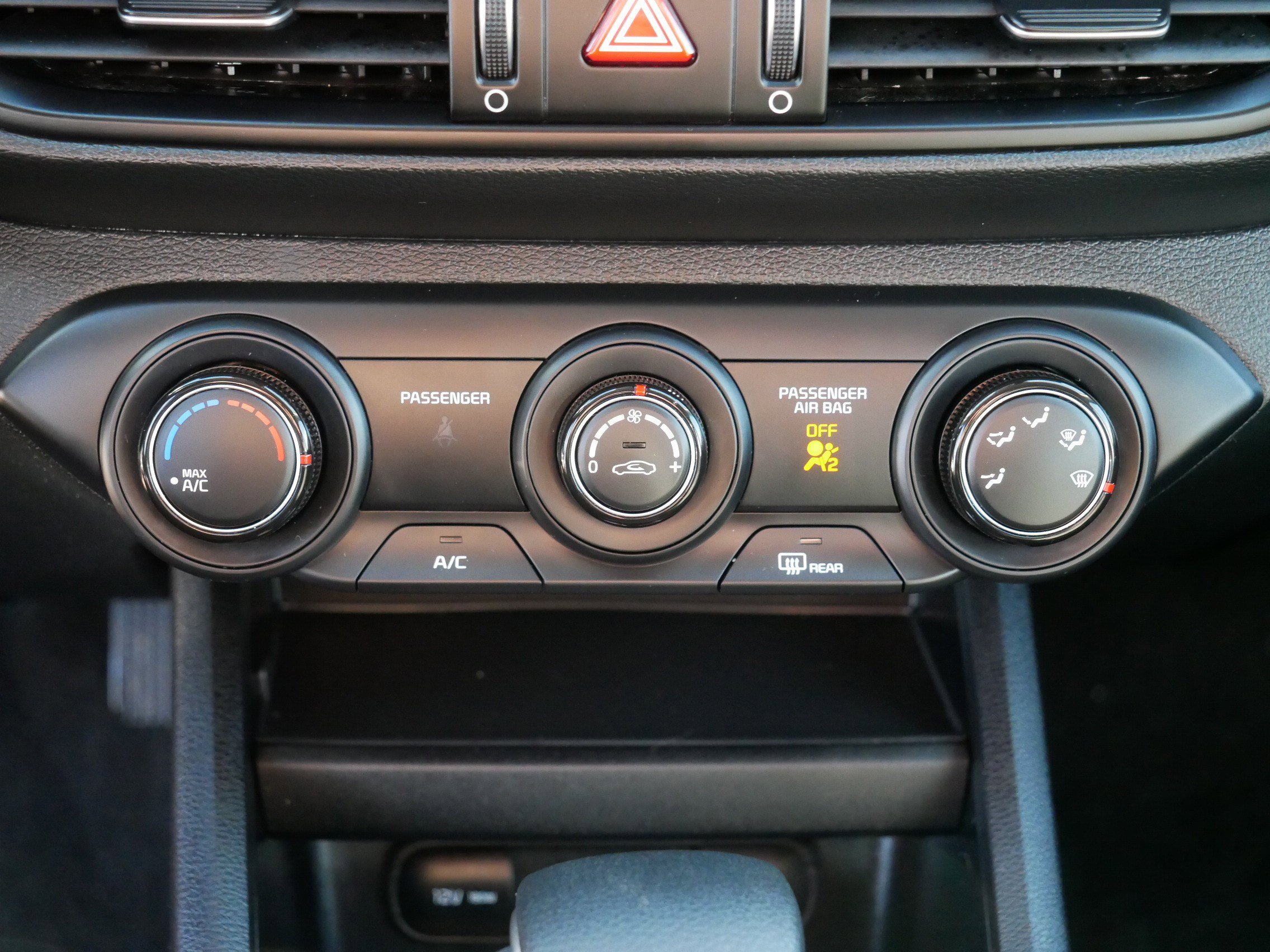 Certified 2024 Kia Forte LXS w/ LXS Technology Package image 23