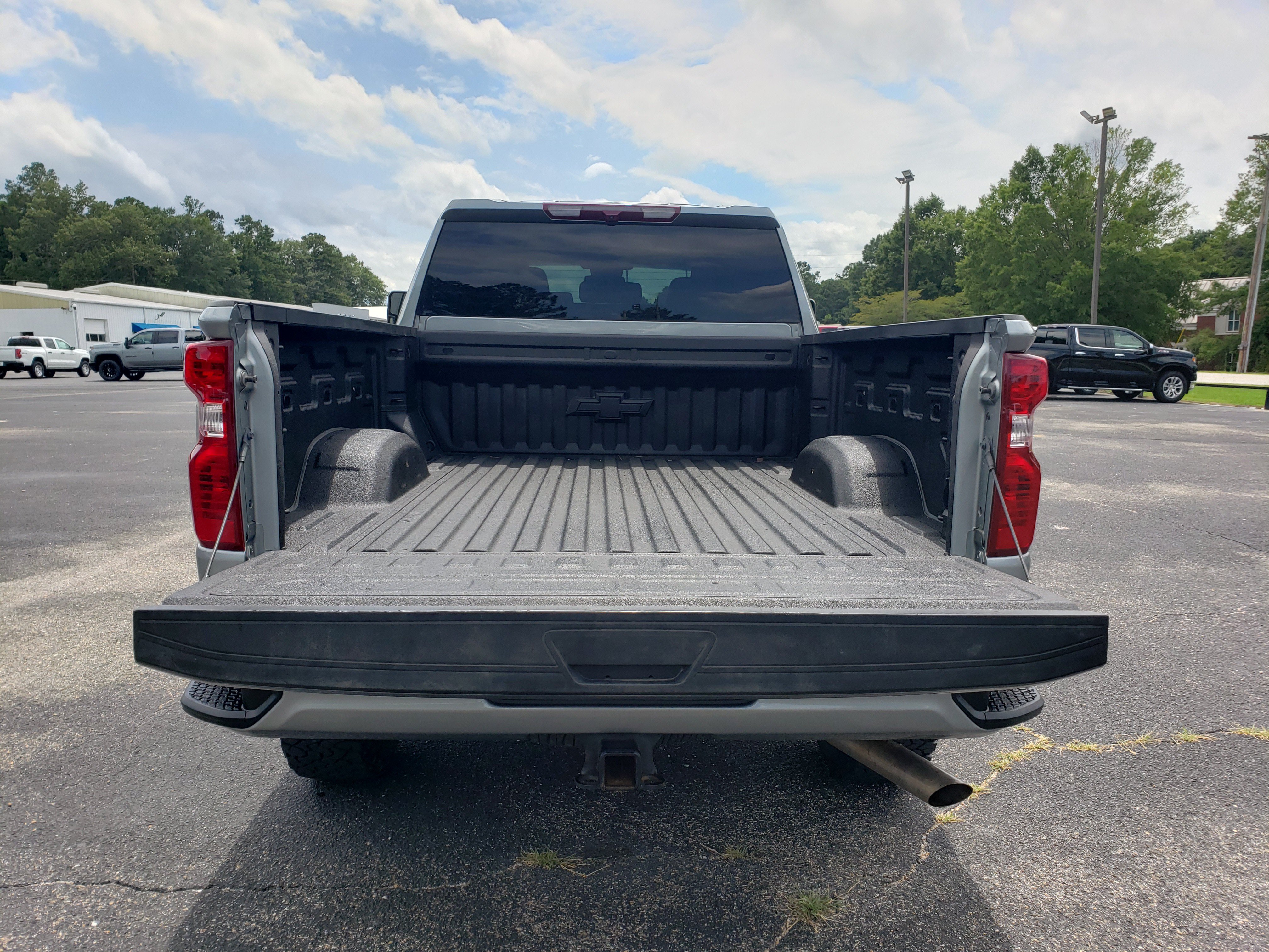 Used 2024 Chevrolet Silverado 2500 LT AWD/4WD image 9