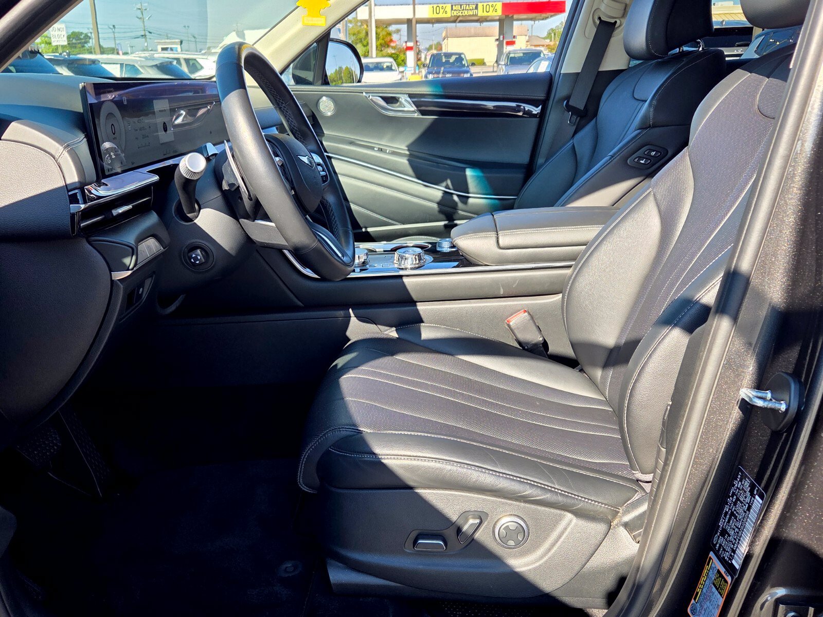 Used 2025 Genesis GV80 2.5T Standard AWD/4WD image 5