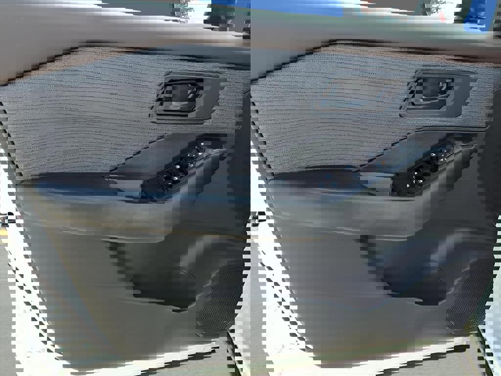 Used 2023 Nissan Rogue S image 13