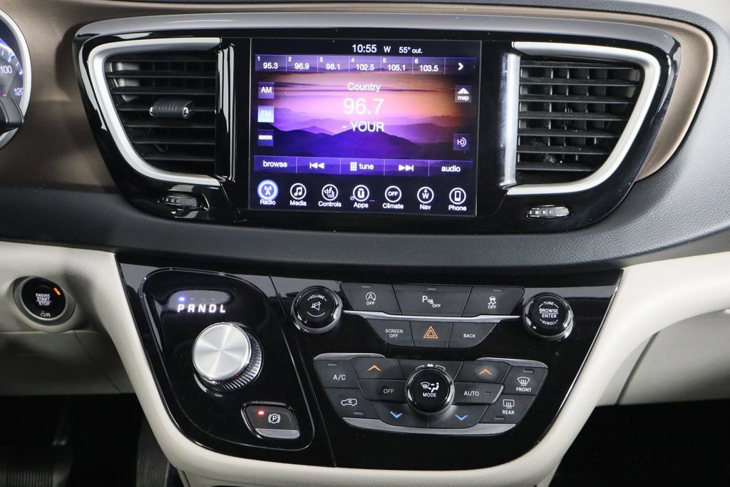 Used 2017 Chrysler Pacifica Touring-L w/ Tire & Wheel Group image 28