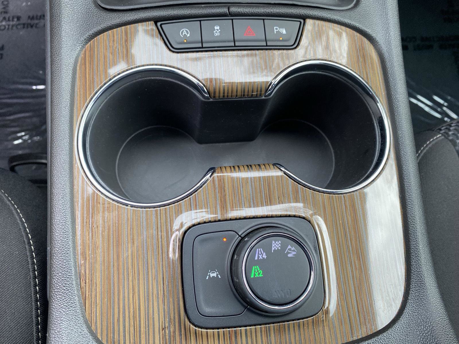 Used 2023 GMC Acadia SLE image 22