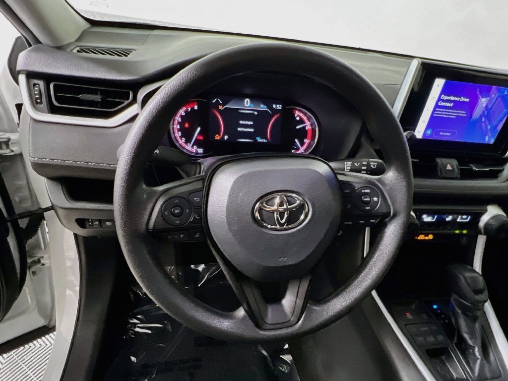 Used 2023 Toyota RAV4 LE AWD/4WD image 15