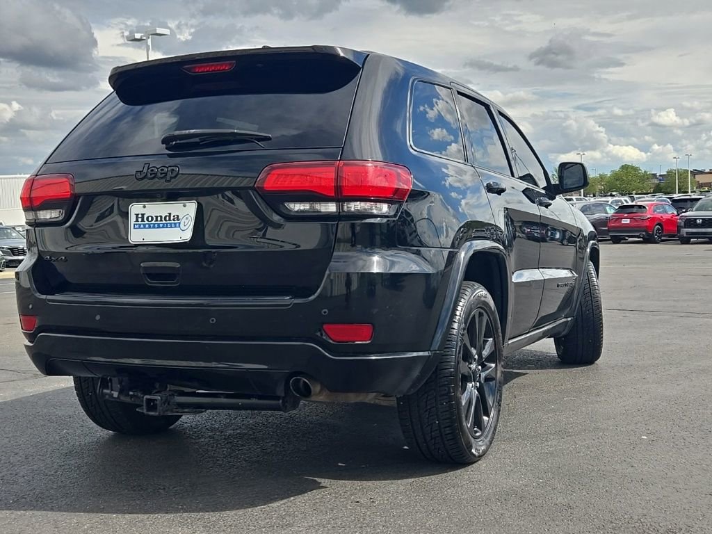 Used 2017 Jeep Grand Cherokee Altitude AWD/4WD image 8