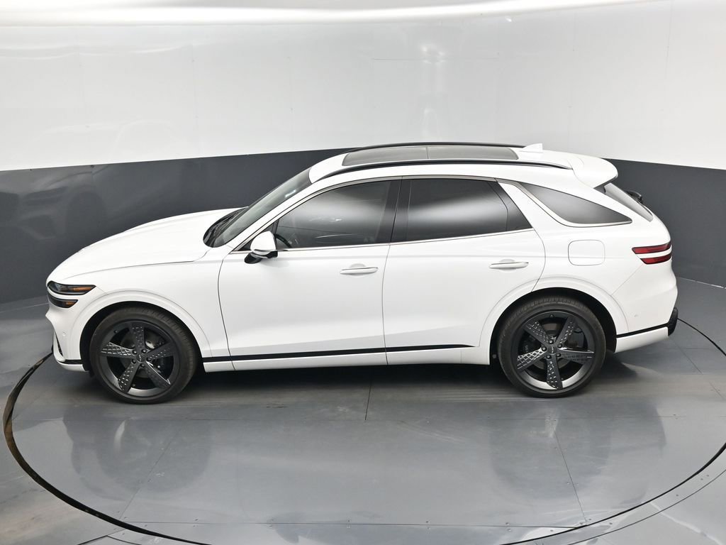 Used 2025 Genesis GV70 3.5T Sport w/ Sport Prestige Package image 14
