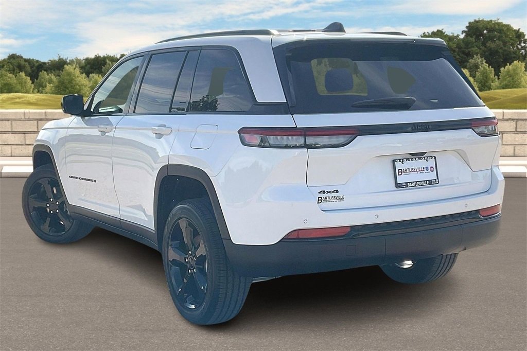 New 2025 Jeep Grand Cherokee Altitude image 3