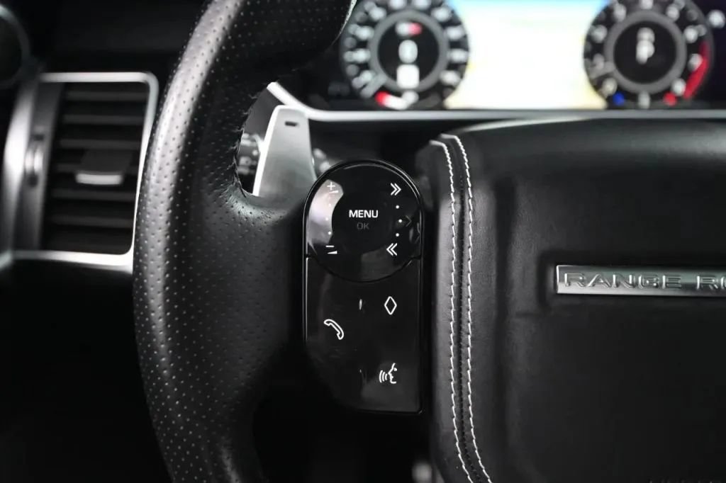 Used 2022 Land Rover Range Rover Sport SVR AWD/4WD image 36