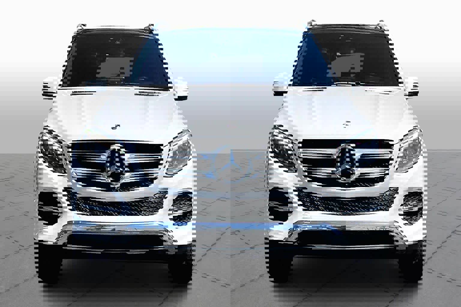 Used 2019 Mercedes-Benz GLE 400 4MATIC image 4