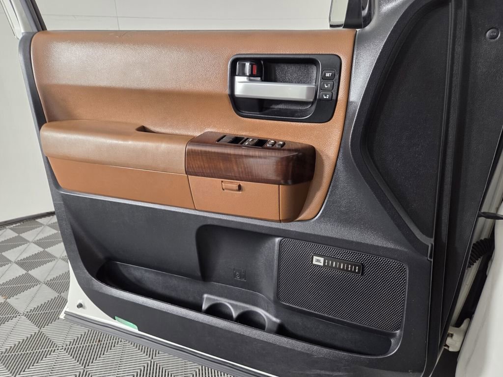 Used 2015 Toyota Sequoia Platinum image 22