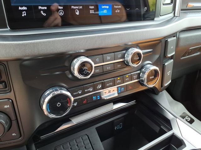 Used 2024 Ford F450 Platinum w/ FX4 Off-Road Package AWD/4WD image 28