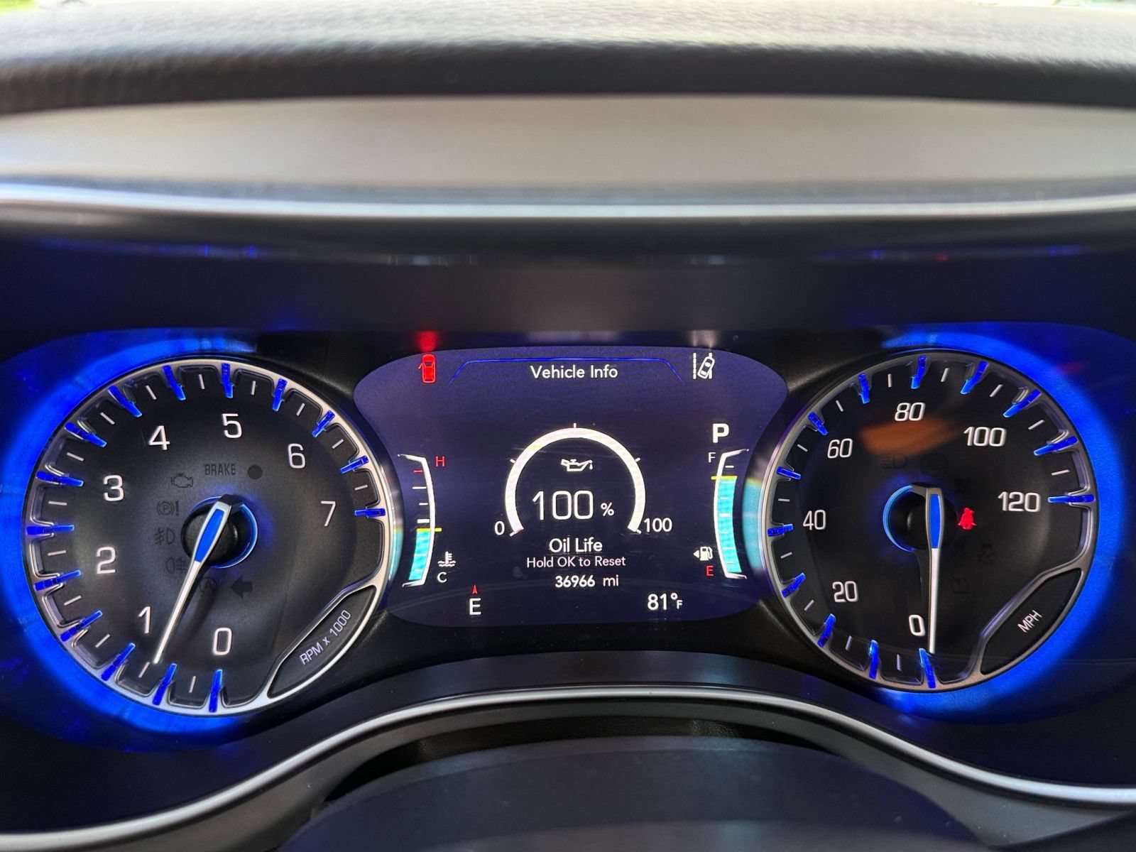 Used 2025 Chrysler Pacifica Limited FWD image 41