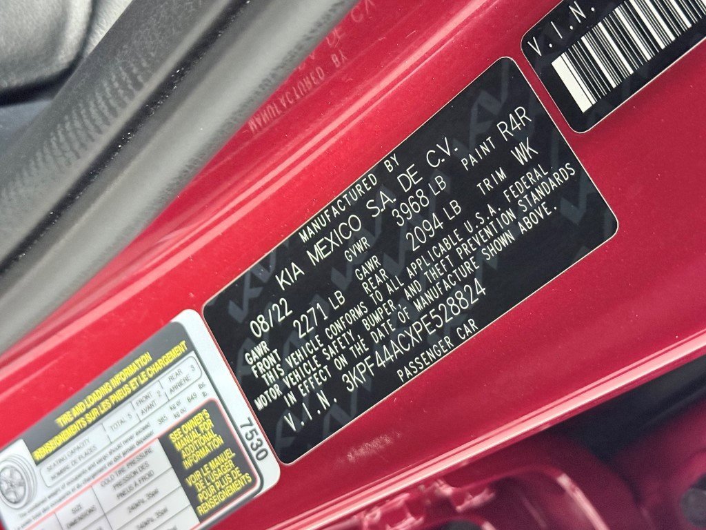 Used 2023 Kia Forte GT image 40