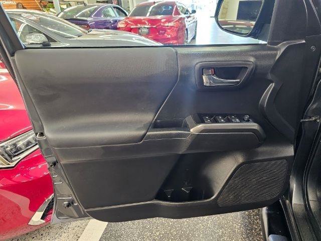 Used 2023 Toyota Tacoma TRD Sport AWD/4WD image 28