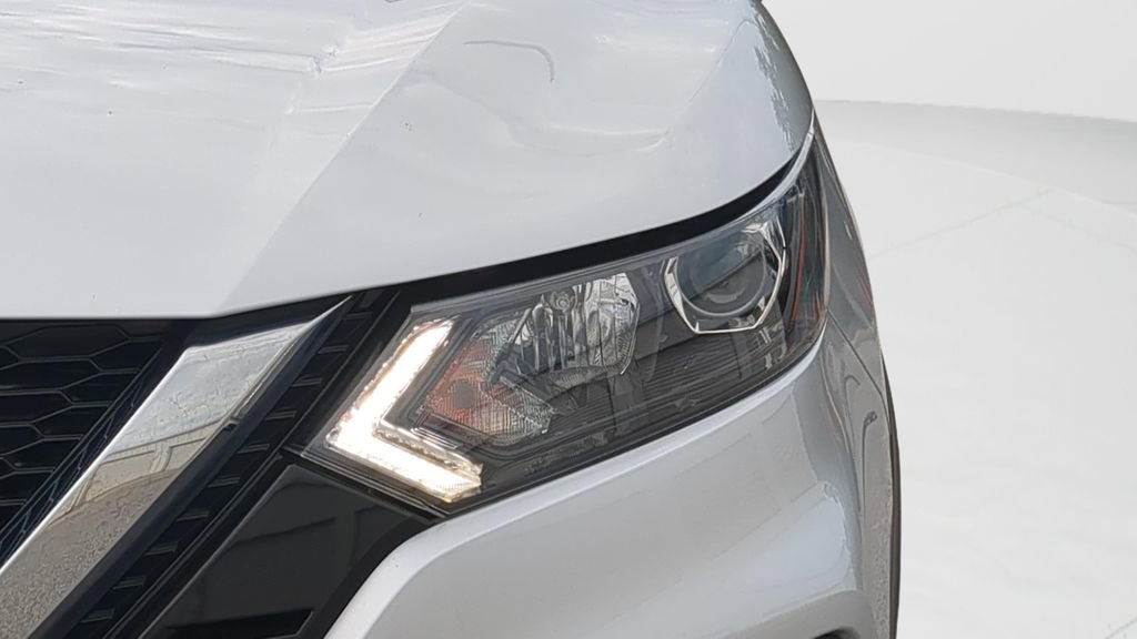 Certified 2021 Nissan Rogue Sport SV FWD image 24