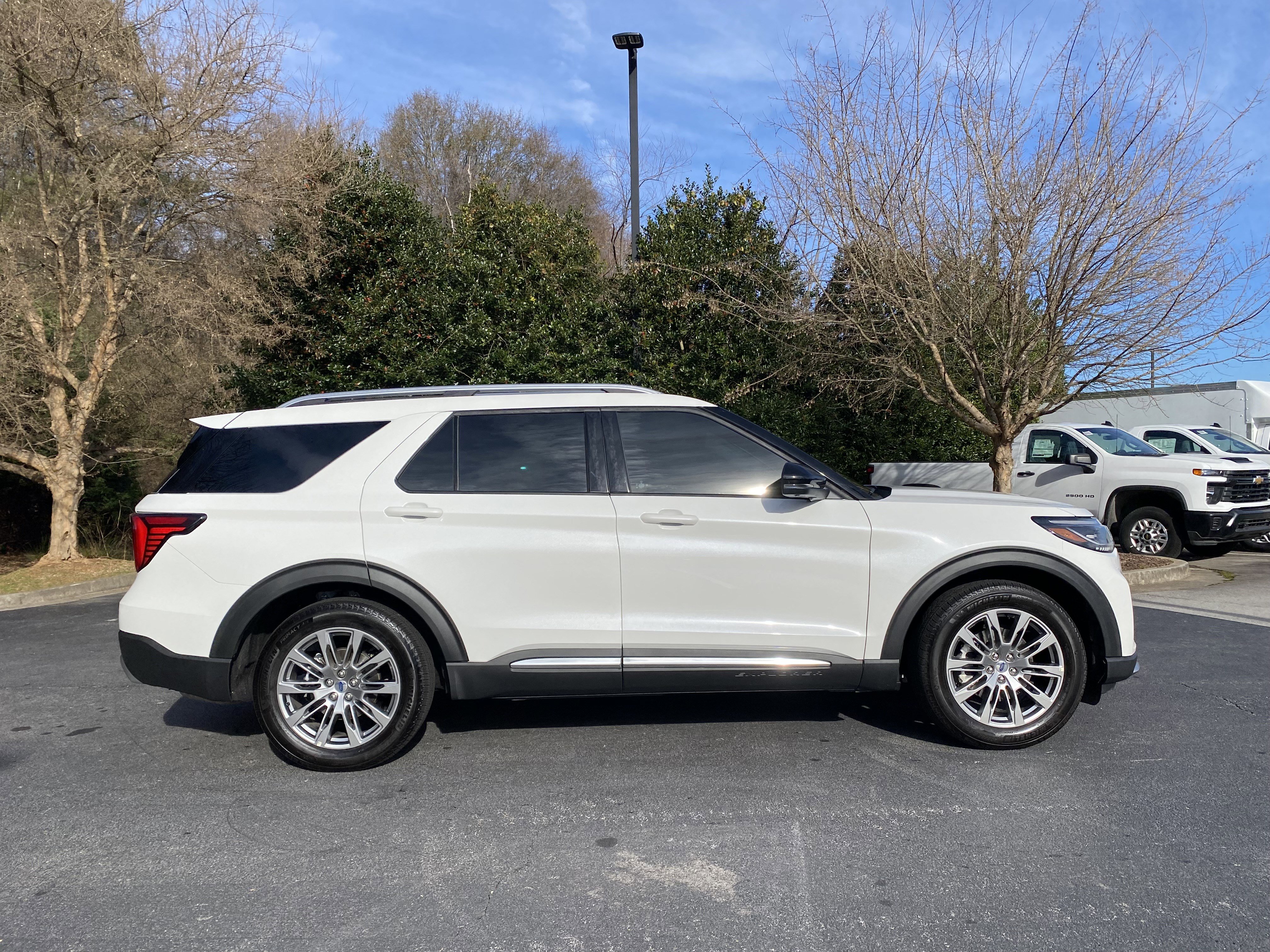Used 2025 Ford Explorer Platinum image 10