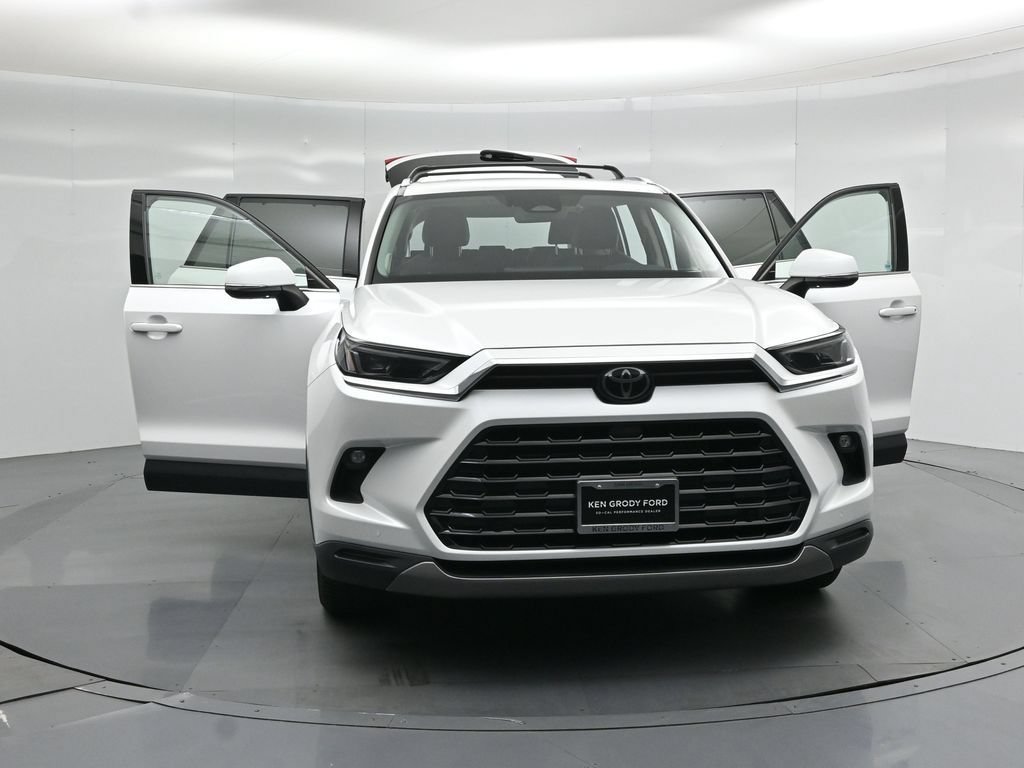 Used 2024 Toyota Grand Highlander AWD Hybrid image 32