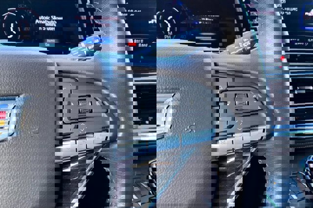 Used 2023 Cadillac Escalade Premium Luxury w/ Performance Package image 19