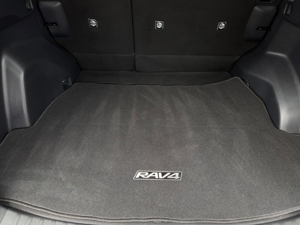 Used 2025 Toyota RAV4 XLE AWD/4WD image 22