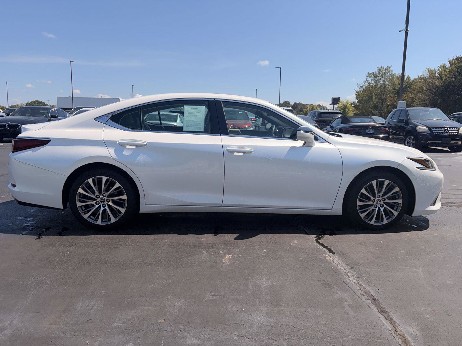 Used 2019 Lexus ES 350 w/ Accessory Package FWD image 6