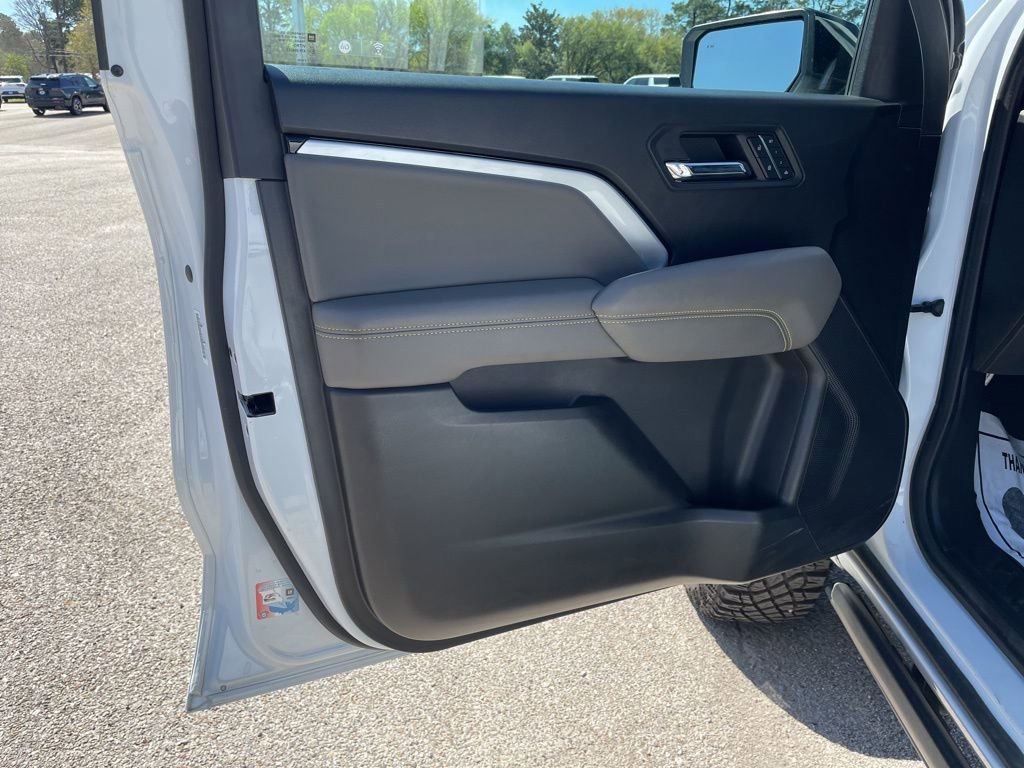 Used 2023 Chevrolet Colorado ZR2 w/ ZR2 Convenience Package III image 13