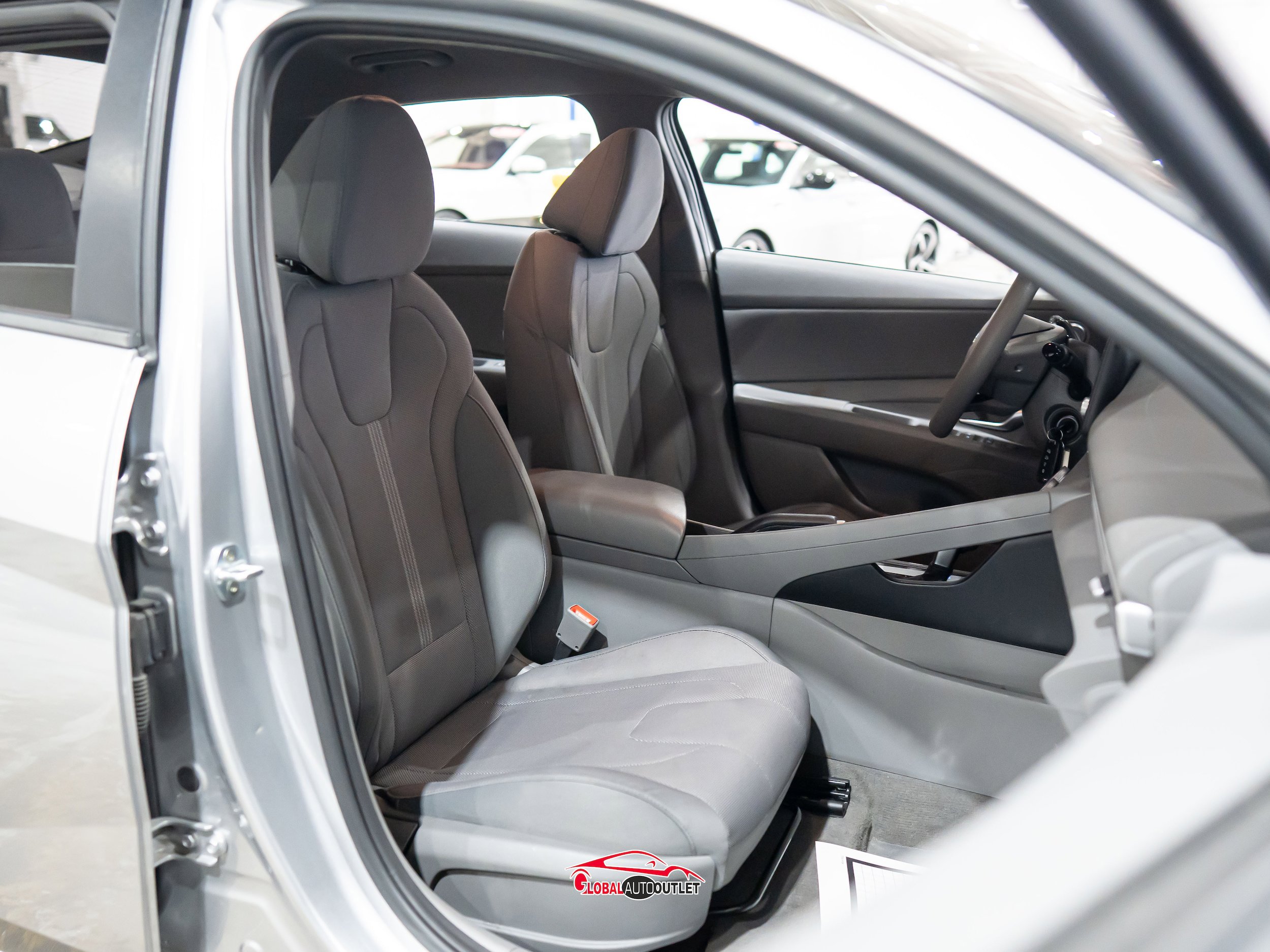 Used 2021 Hyundai Elantra SE FWD image 17