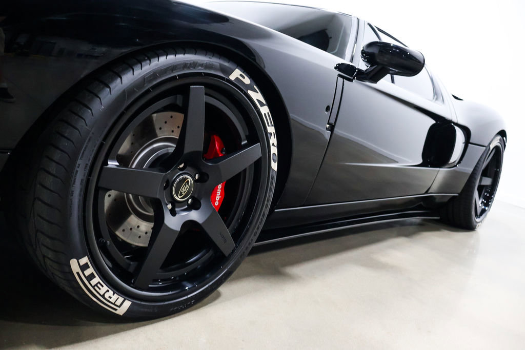 Used 2006 Ford GT RWD image 30