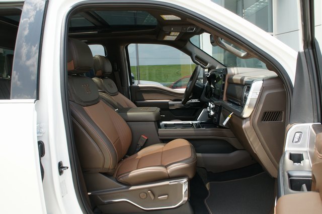 New 2025 Ford F350 King Ranch w/ Chrome Package image 47