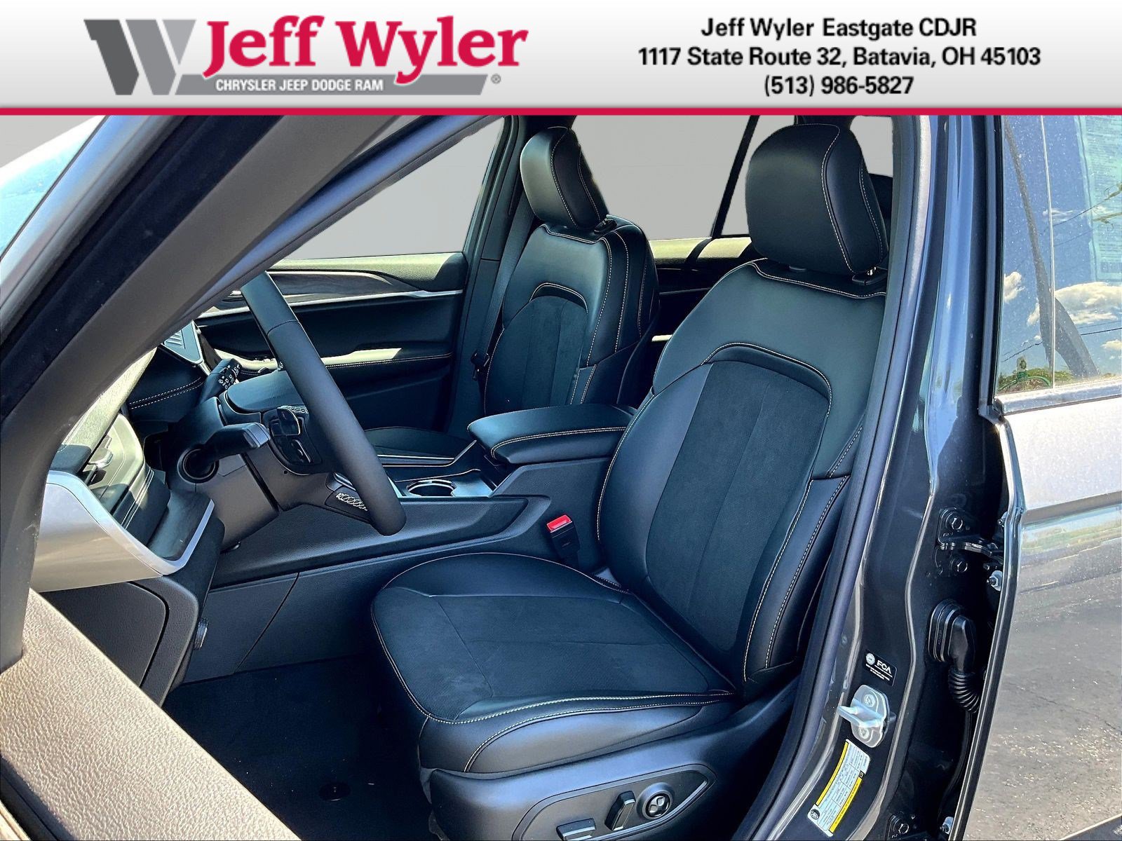 New 2026 Jeep Grand Cherokee Altitude AWD/4WD image 17