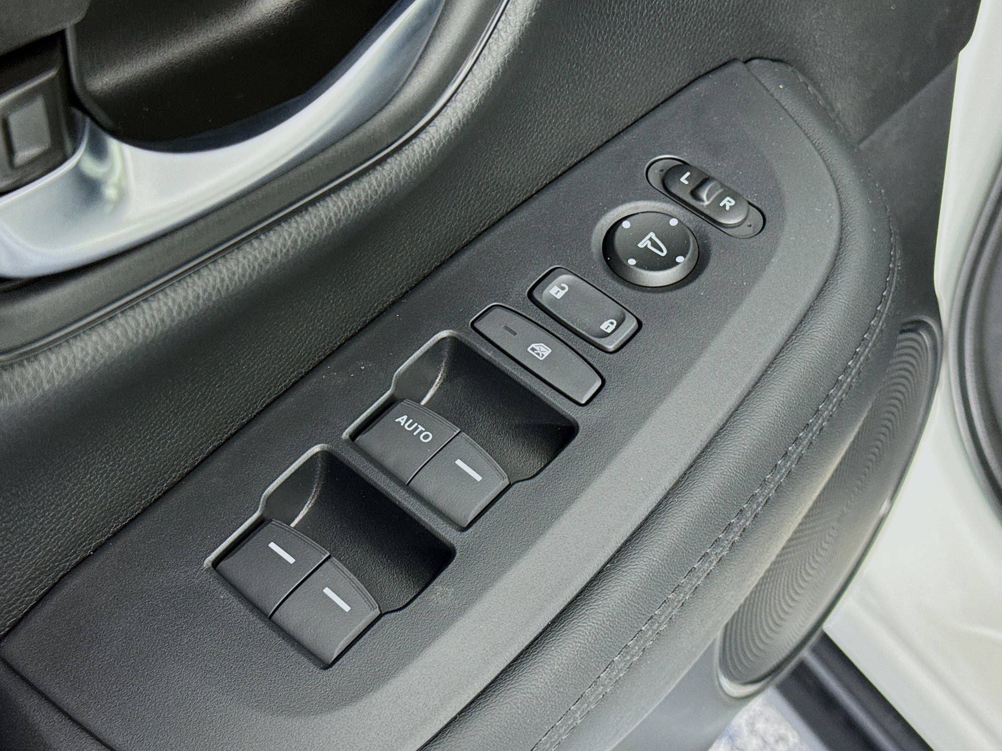 New 2026 Honda HR-V LX image 17