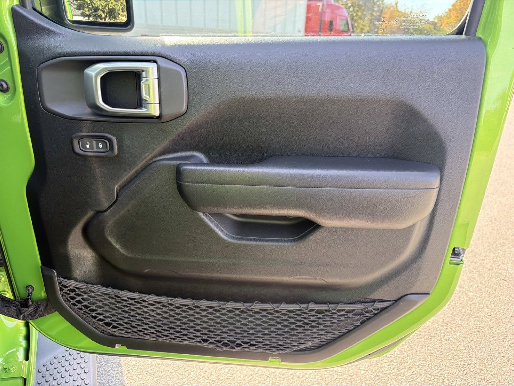 Used 2019 Jeep Wrangler Unlimited Sport S AWD/4WD image 24