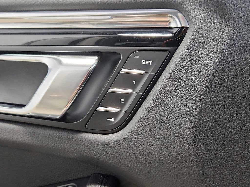 New 2026 Porsche Macan AWD/4WD image 22
