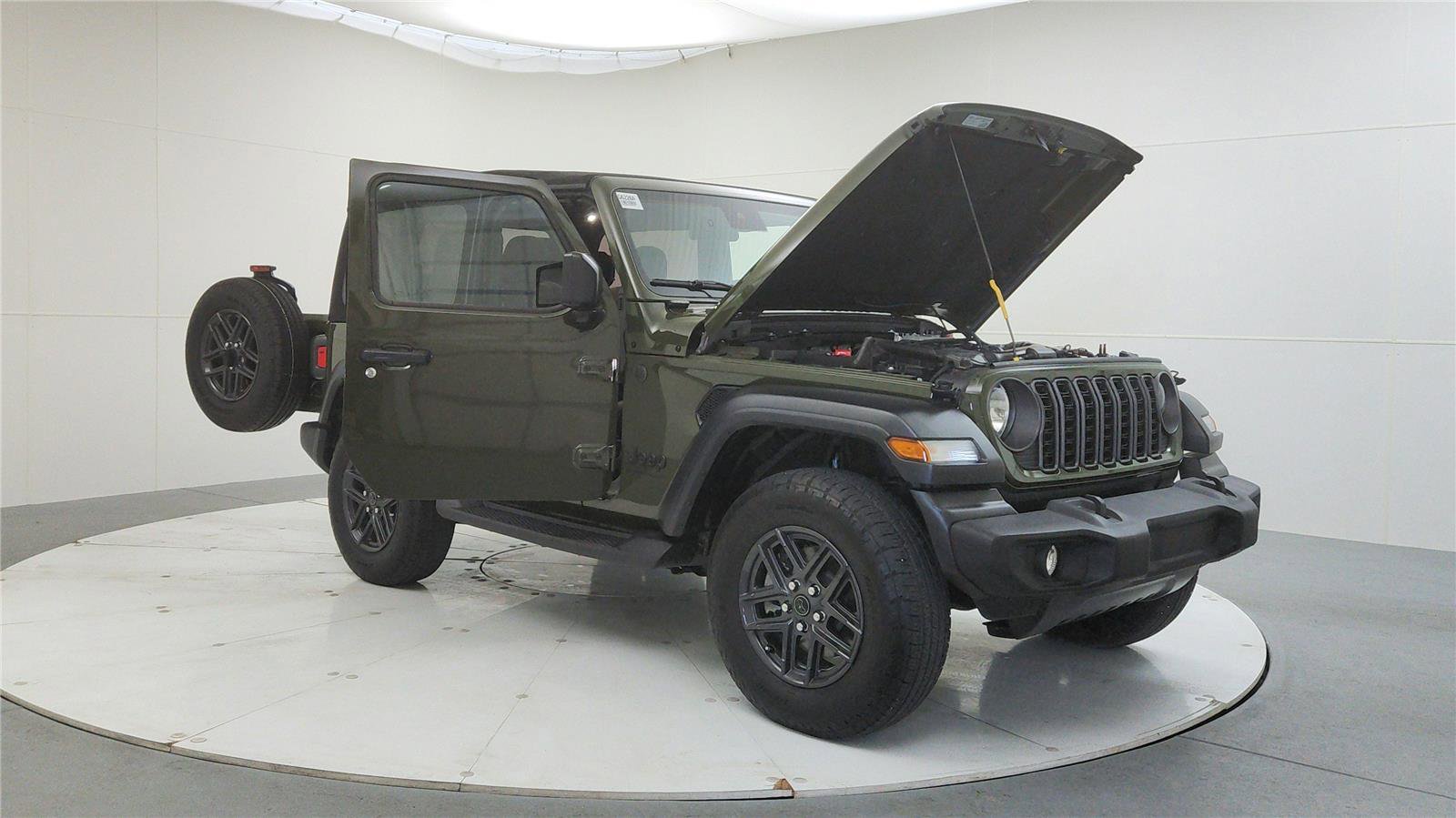 Used 2024 Jeep Wrangler Sport S image 9