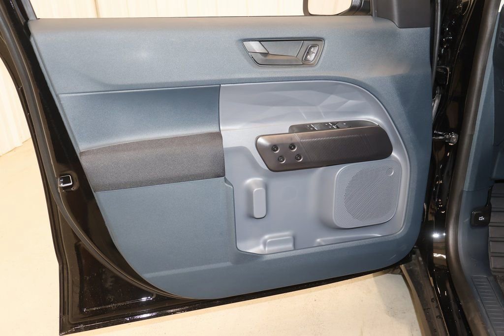 New 2025 Ford Maverick XL image 9