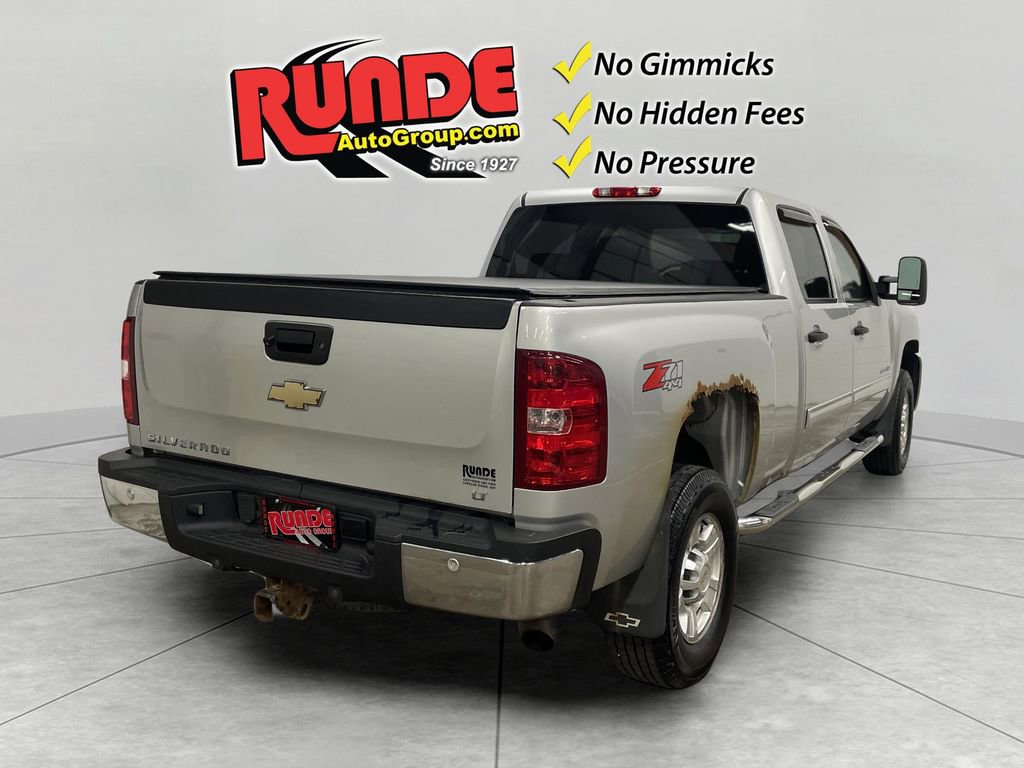 Used 2010 Chevrolet Silverado 2500 LT w/ Interior Plus Package AWD/4WD image 5