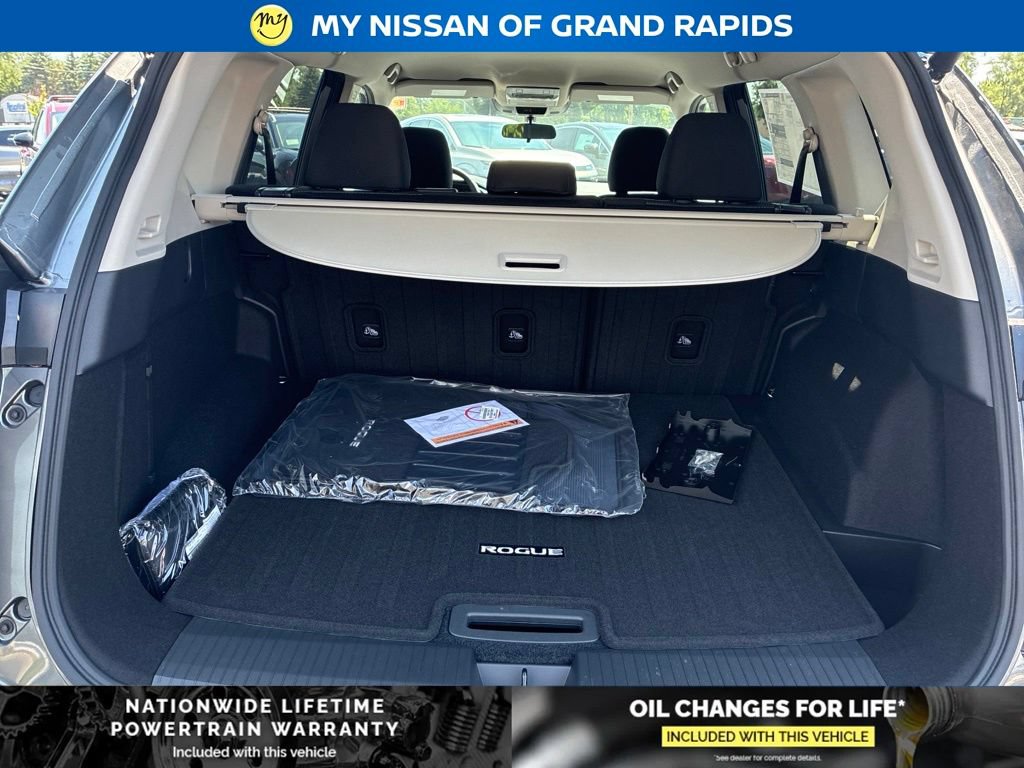 New 2026 Nissan Rogue SV AWD/4WD image 24