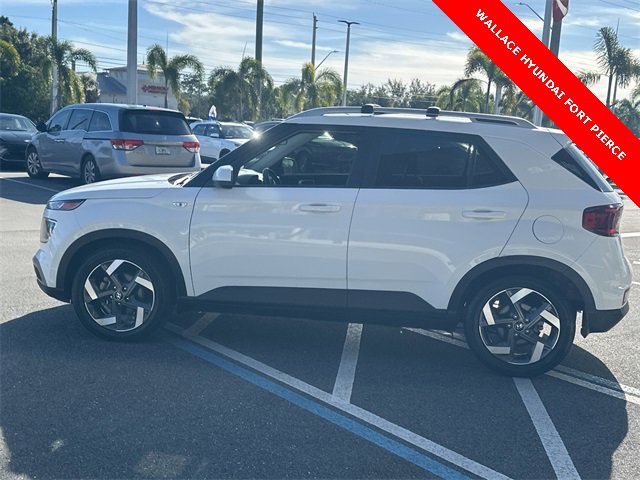 Used 2023 Hyundai Venue SEL image 11