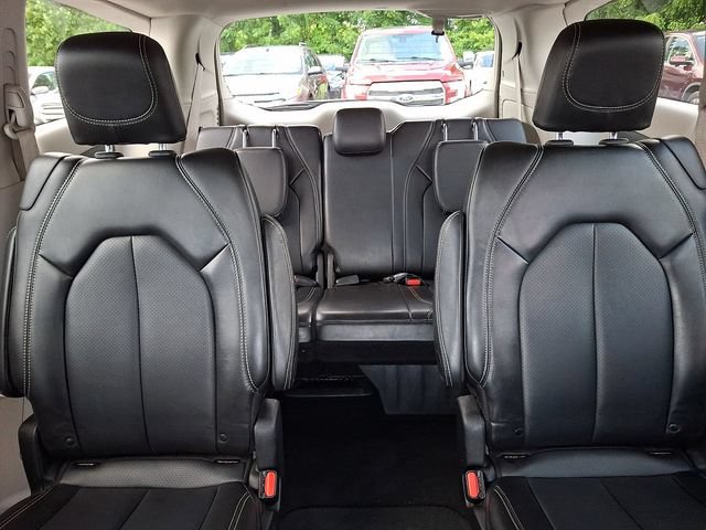 Used 2024 Chrysler Pacifica Touring-L FWD image 27
