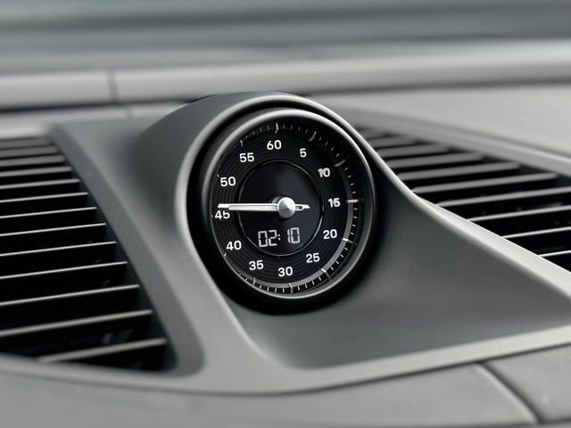 New 2025 Porsche Macan 4S Electric image 25