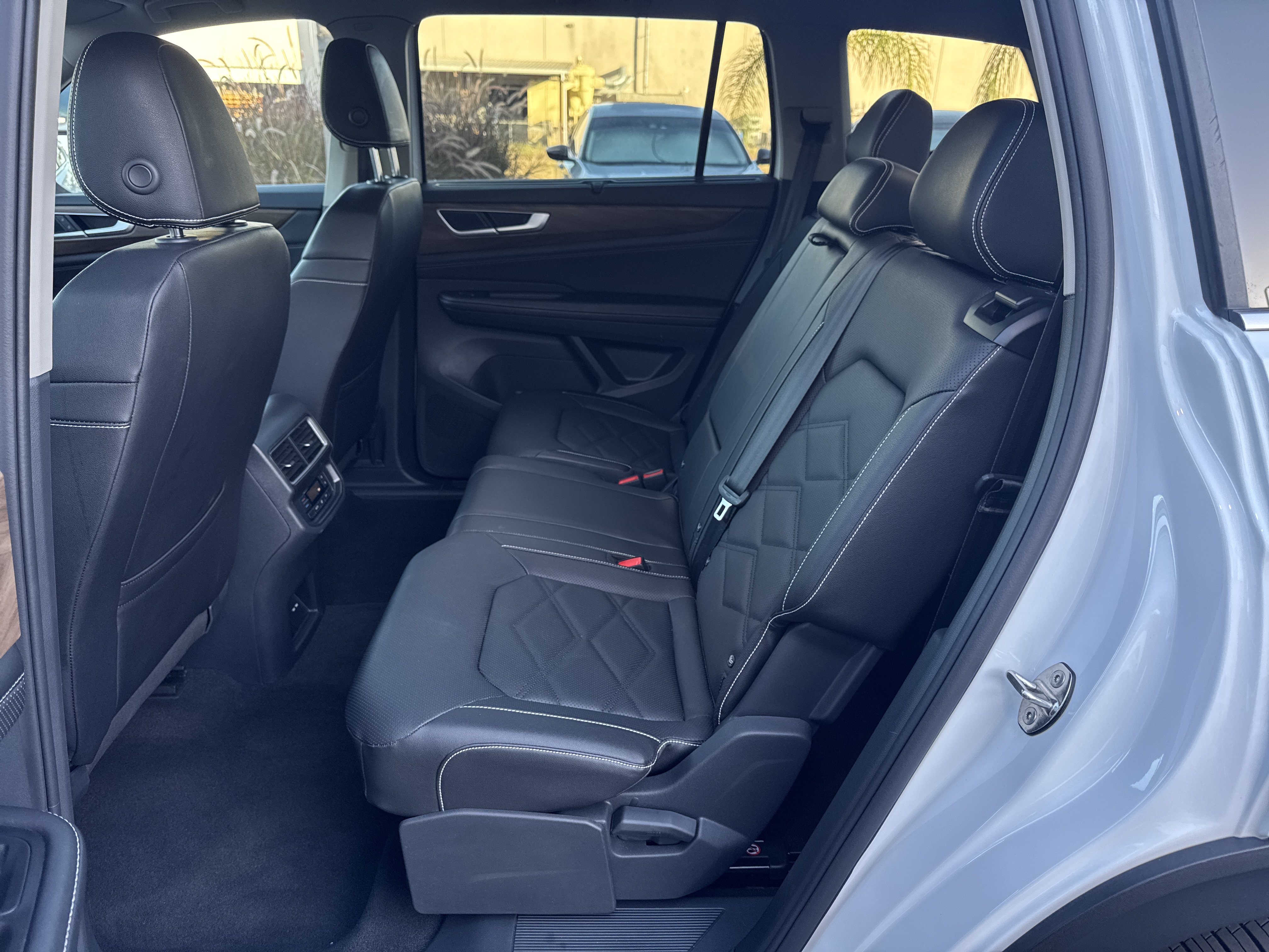 Used 2026 Volkswagen Atlas SE FWD image 31