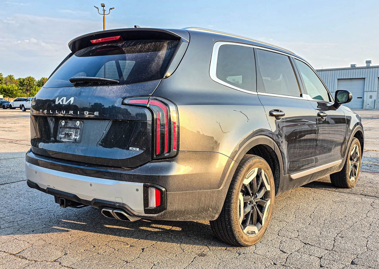 Used 2024 Kia Telluride EX w/ EX Captain's Chair Package AWD/4WD image 6